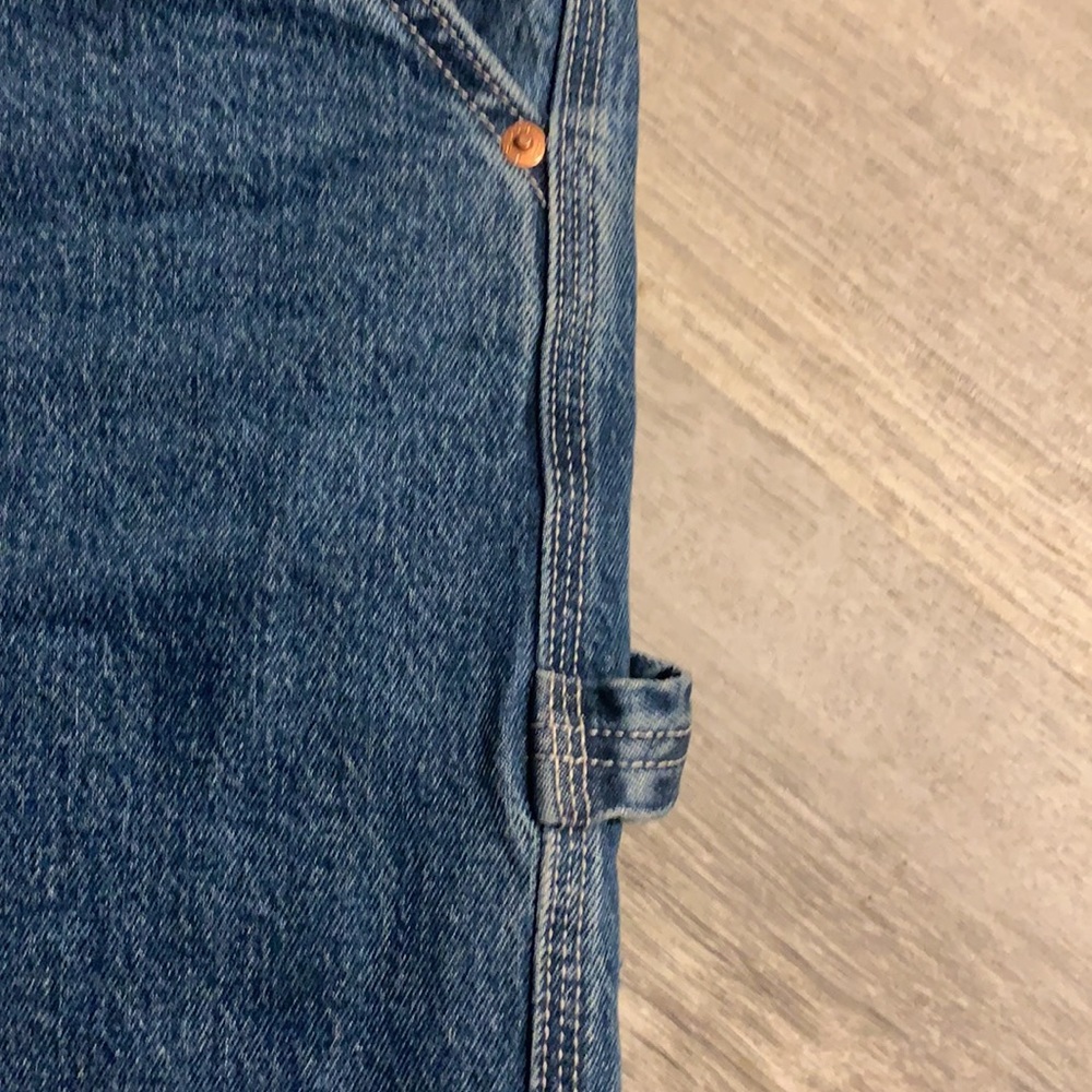 Like new Levi’s rib cage straight - Picture 3 of 3